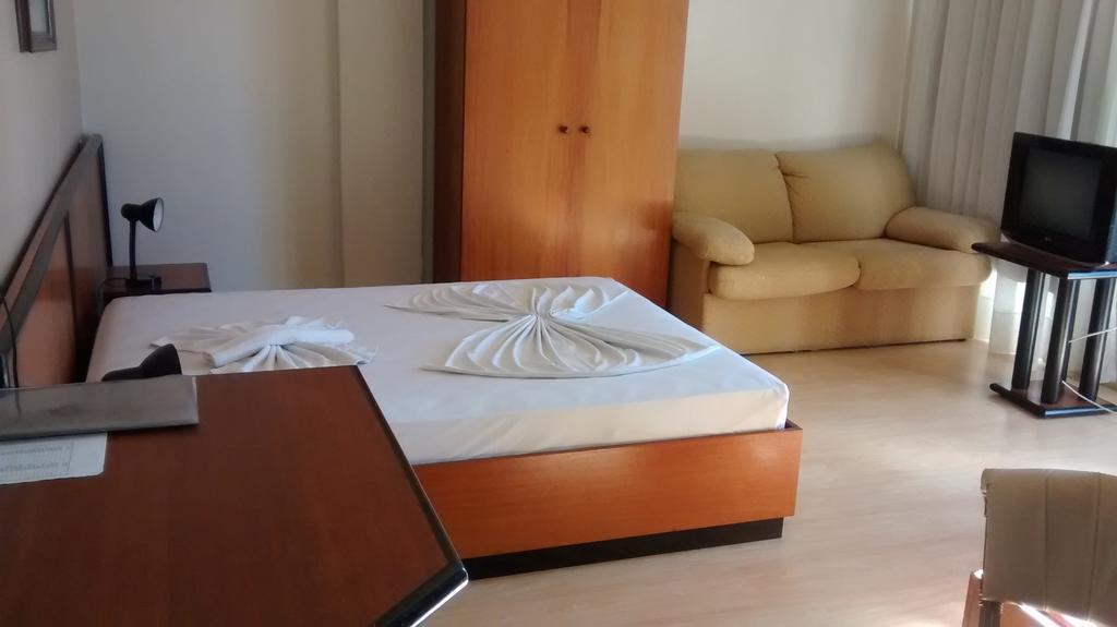 Geneviee Palace Hotel Ponta Grossa  Εξωτερικό φωτογραφία